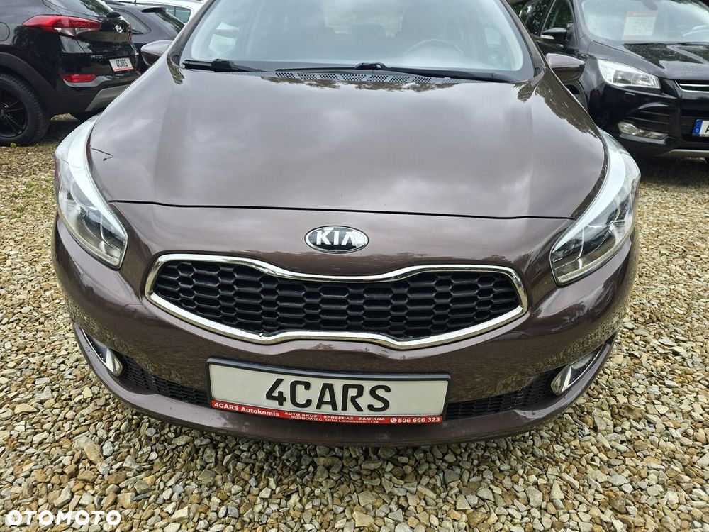 Kia Ceed - 32