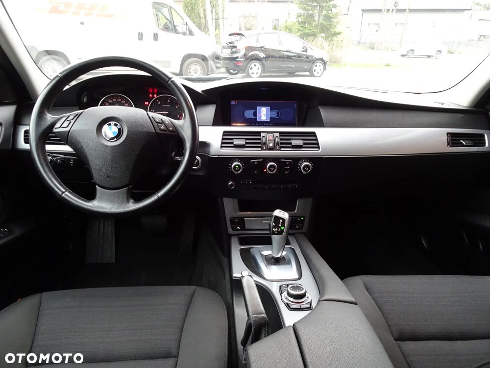 BMW Seria 5 520d Touring Edition Exclusive - 29