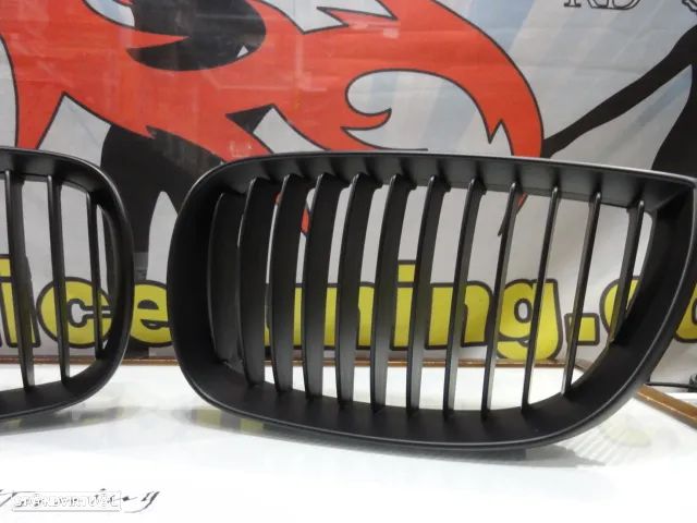 Grelha frontal em plástico ABS para BMW E81 / E82 / E87 / E88 04-07 em preto mate - 9