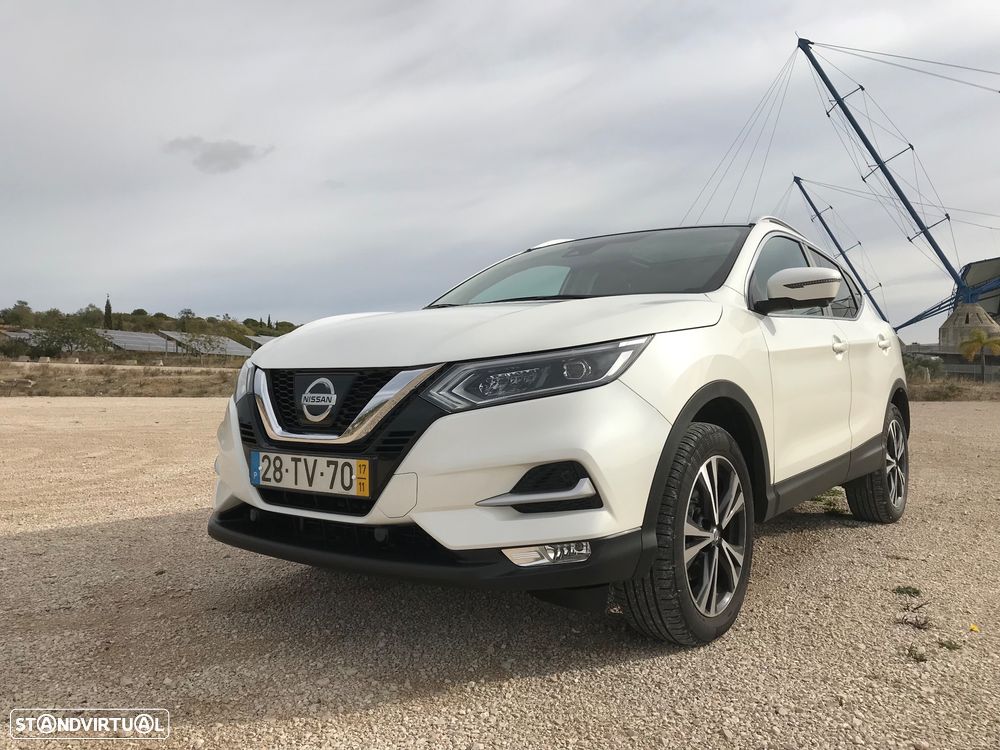 Nissan Qashqai 1.6 dCi N-Connecta Led - 1