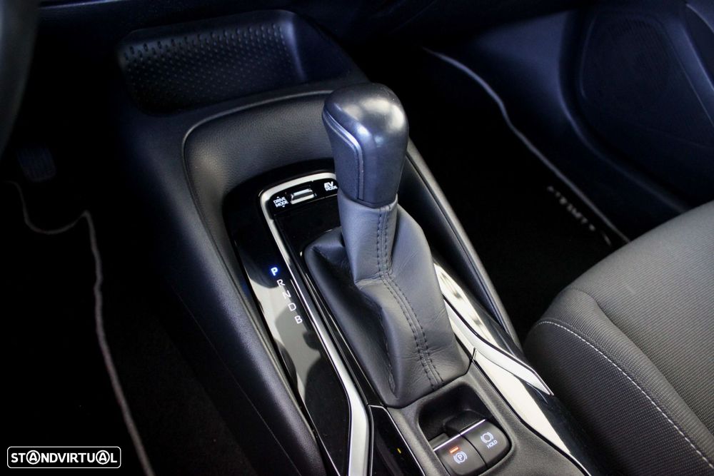 Toyota Corolla 1.8 Hybrid Comfort - 32