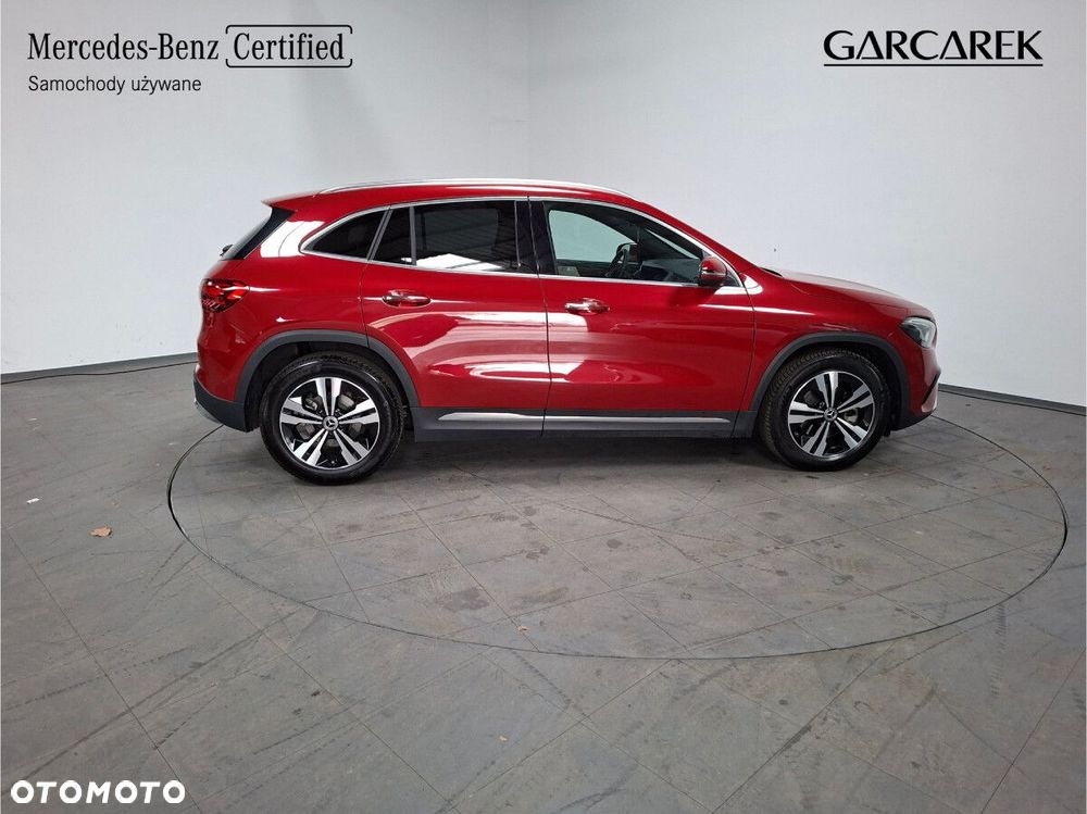 Mercedes-Benz GLA - 10