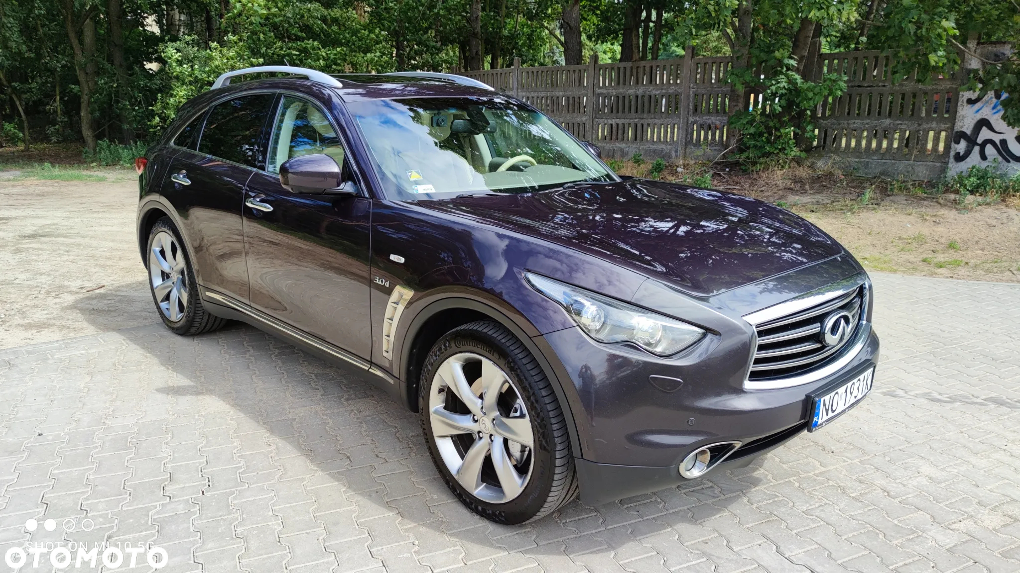 Infiniti QX70 3.0d S - 12