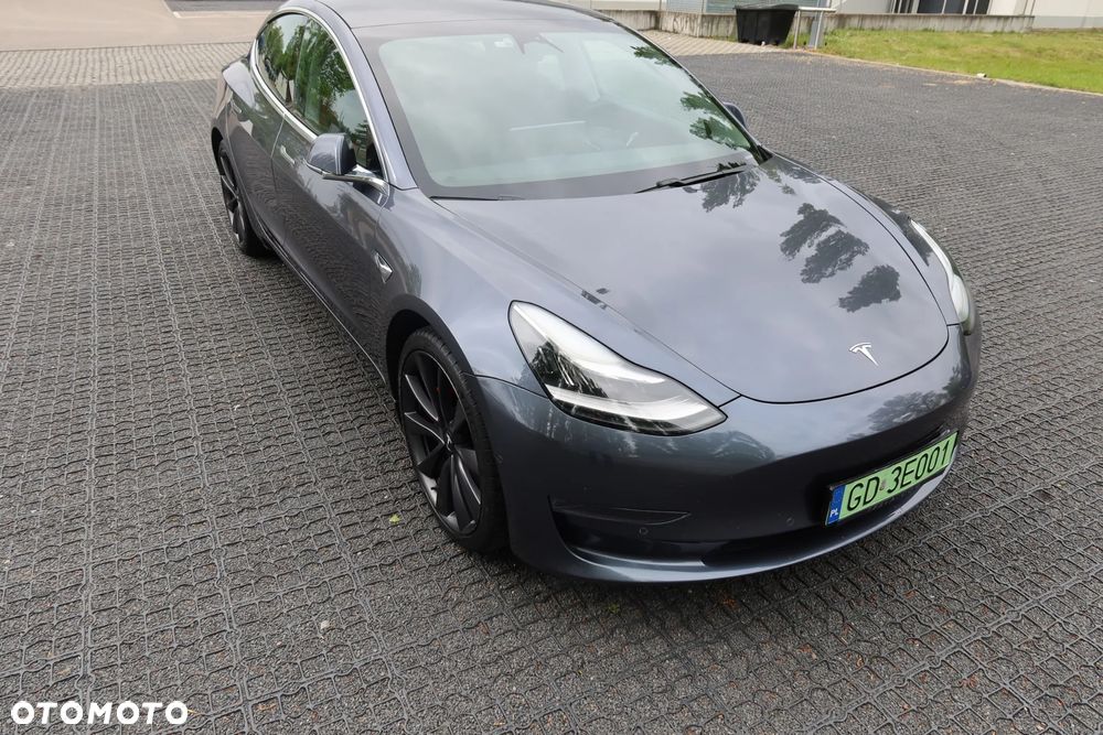 Tesla Model 3 - 1