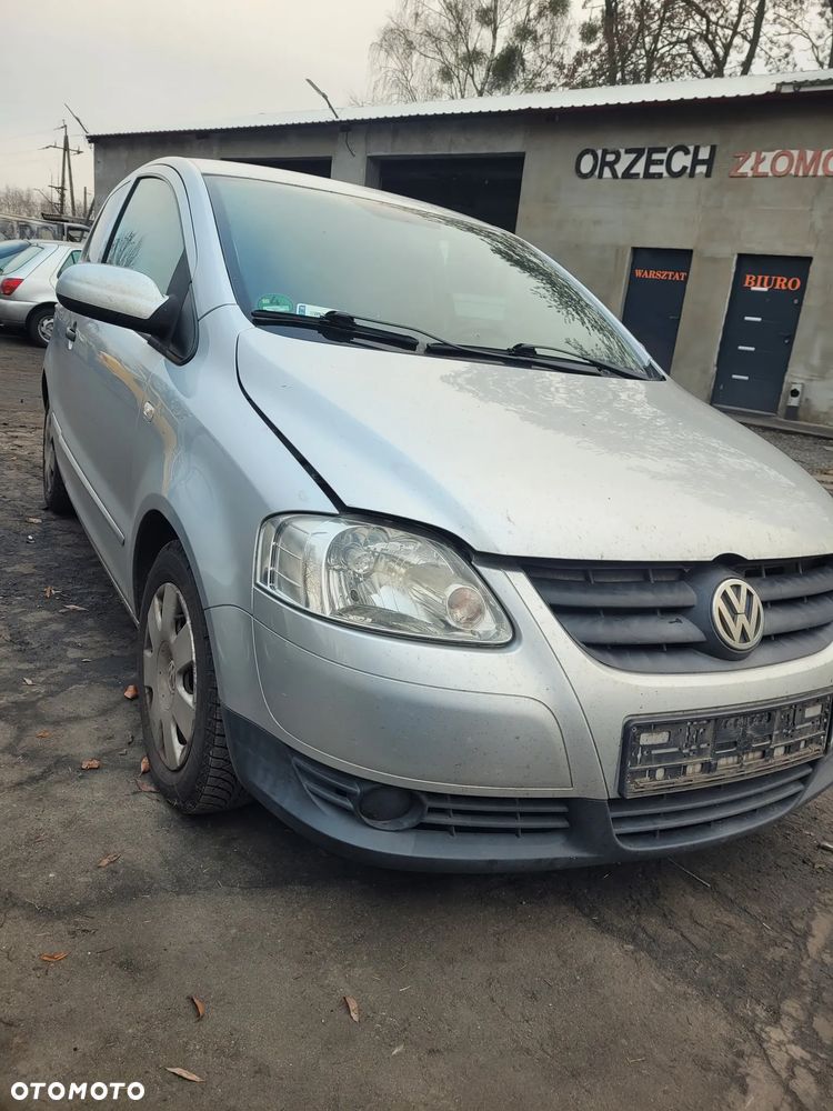 Części- Volkswagen fox  Pojemność: 1198  Moc: 40kW  Rok. 2010  Benzyna - 1
