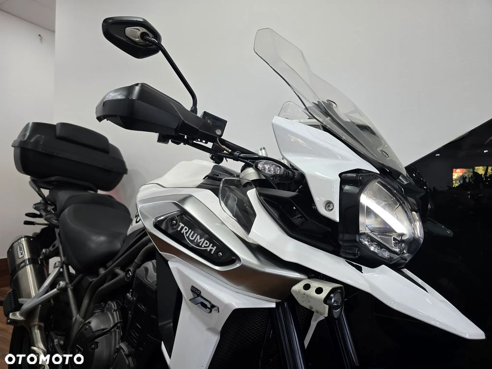 Triumph Tiger - 1