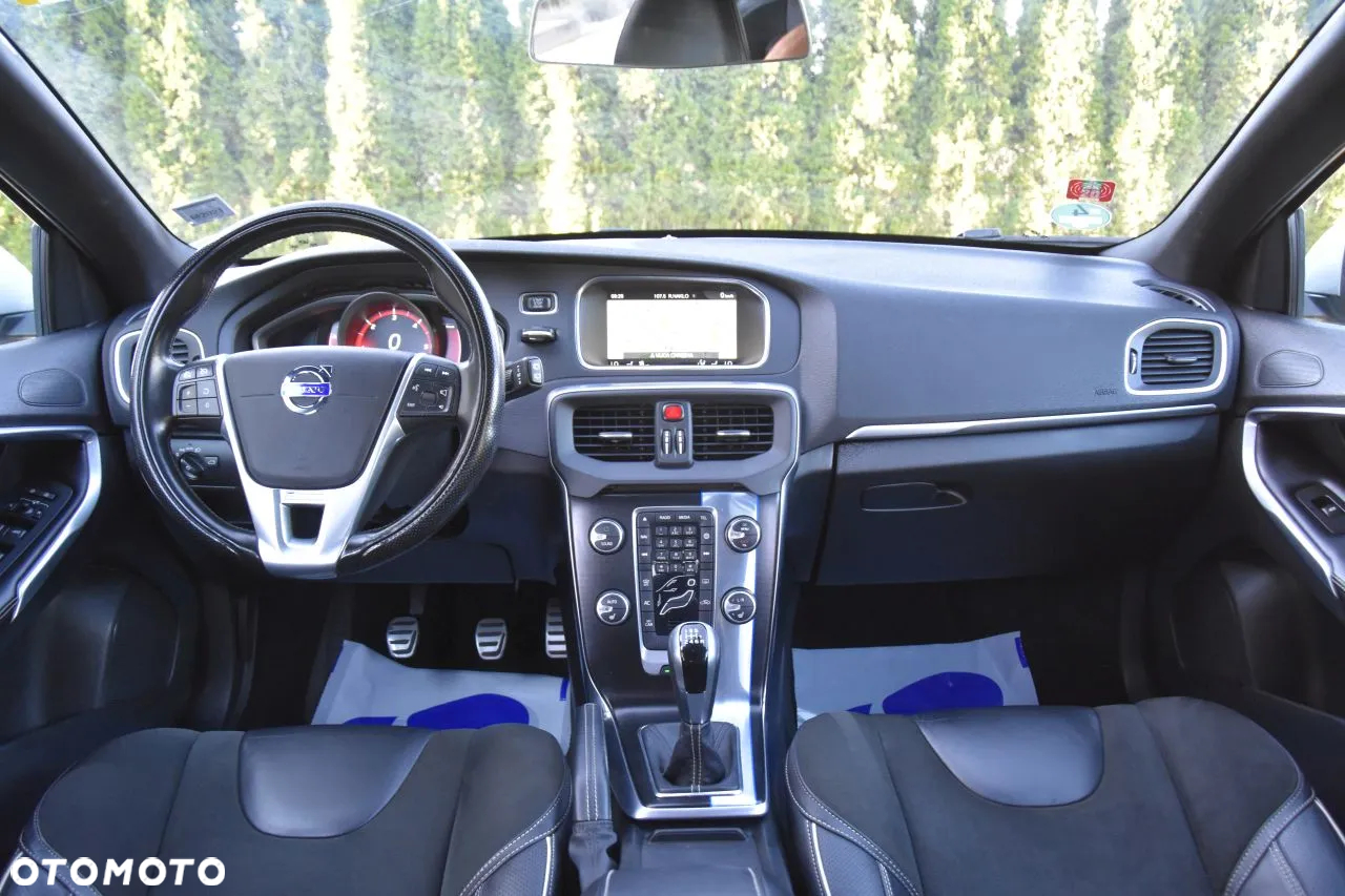 Volvo V40 D2 Drive-E R-Design Momentum - 9