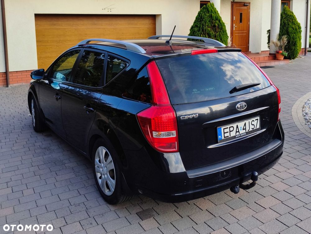 Kia Ceed - 4