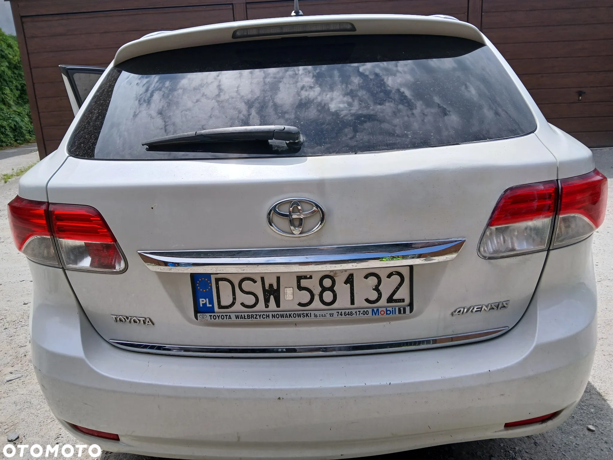 Toyota Avensis 2.0 D-4D Premium - 11