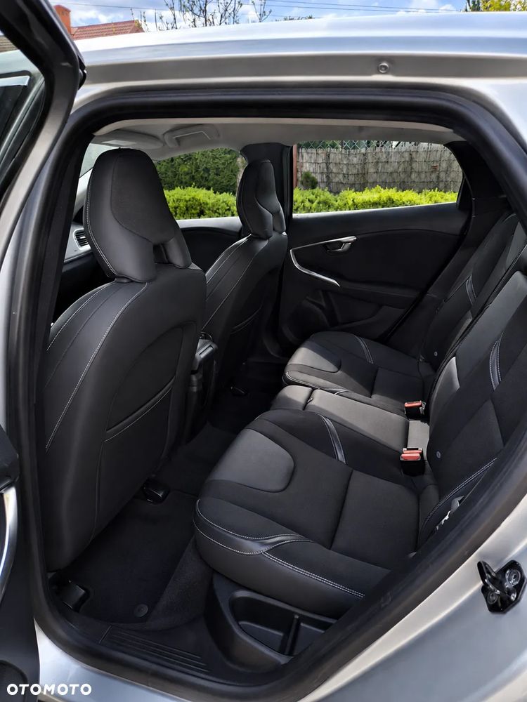 Volvo V40 D2 Momentum - 11