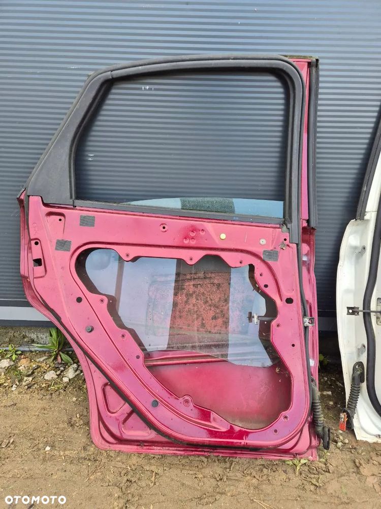 FORD FOCUS MK2 HATCHBACK DRZWI / KLAPA / MASKA / ZDERZAK - 28