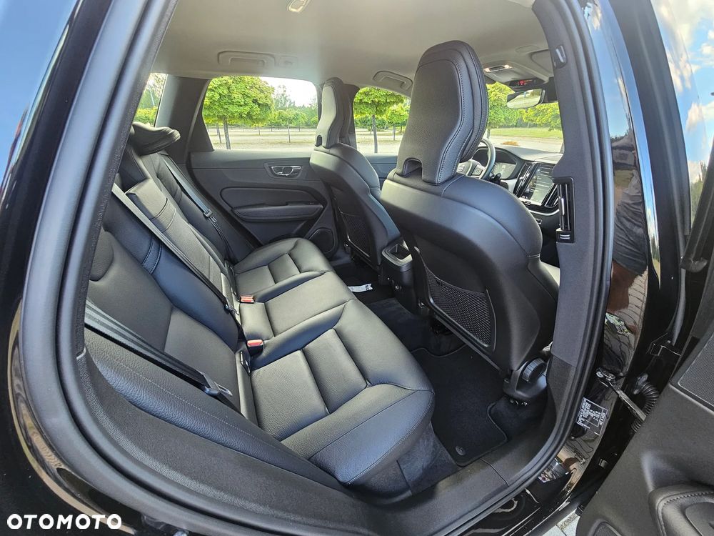 Volvo XC 60 D4 Momentum Pro - 19