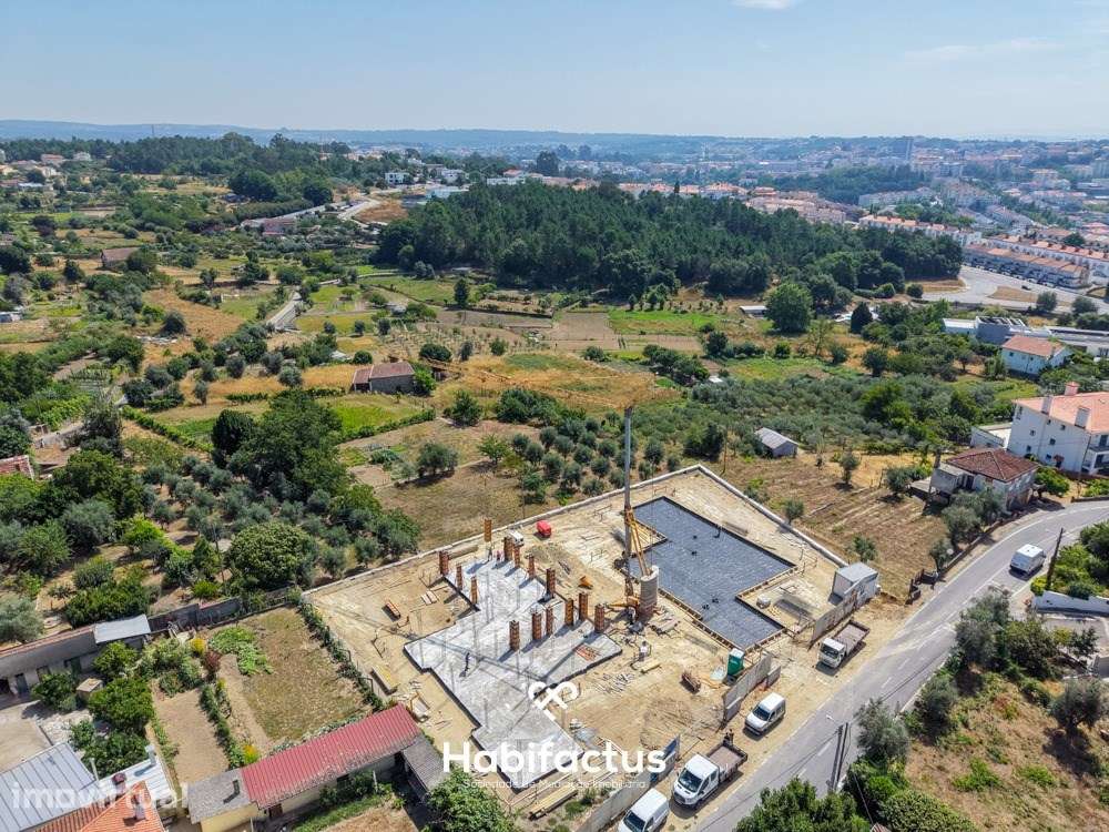 Moradia Bi-familiar T3+1 à venda em Orgens - Grande imagem: 3/12