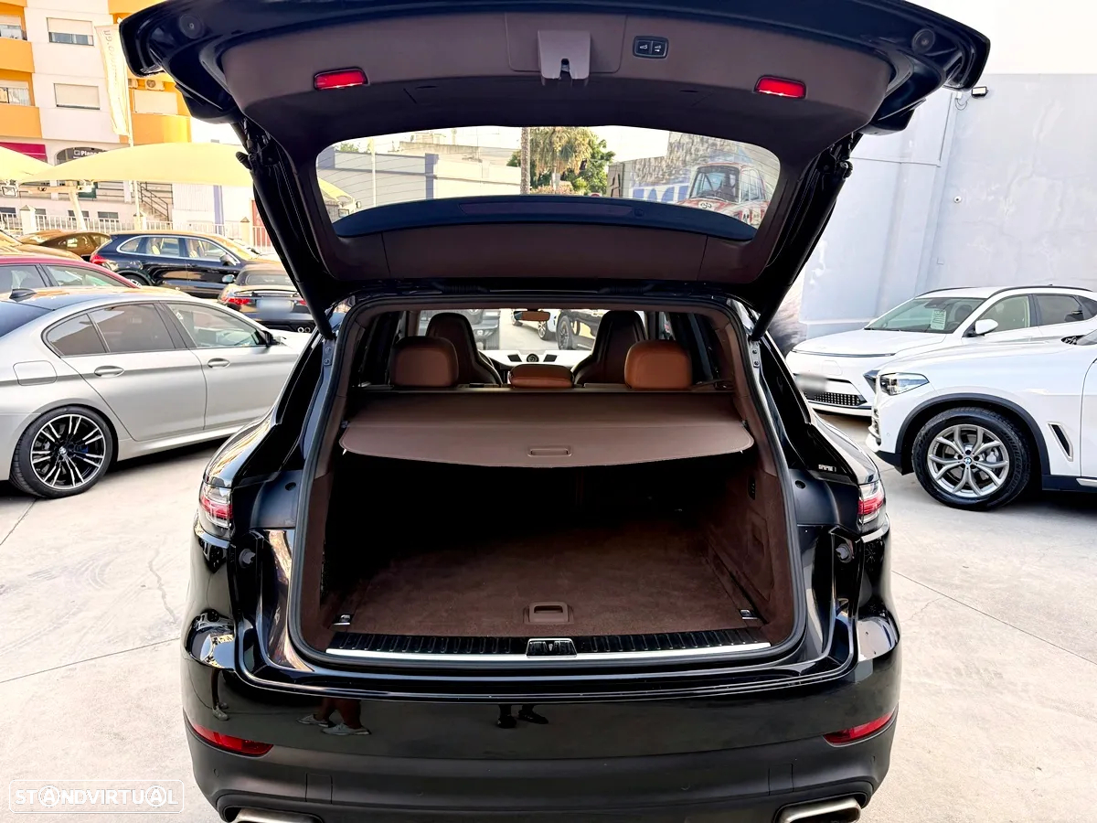 Porsche Cayenne E-Hybrid - 36