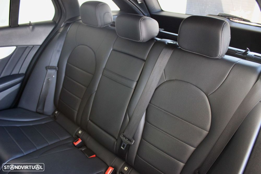 Mercedes-Benz C 300 h AMG Line - 30