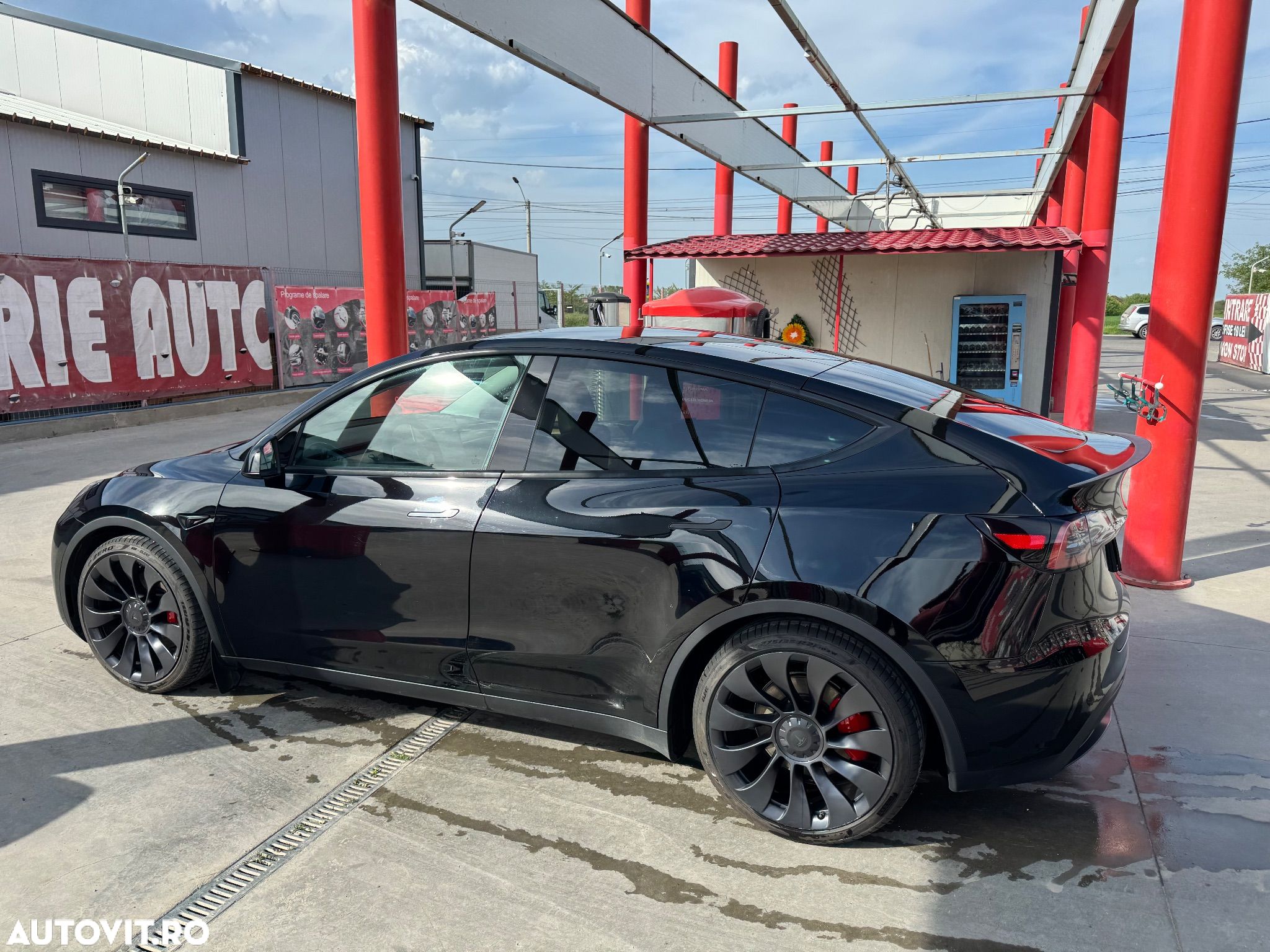 Tesla Model Y Performance - 1