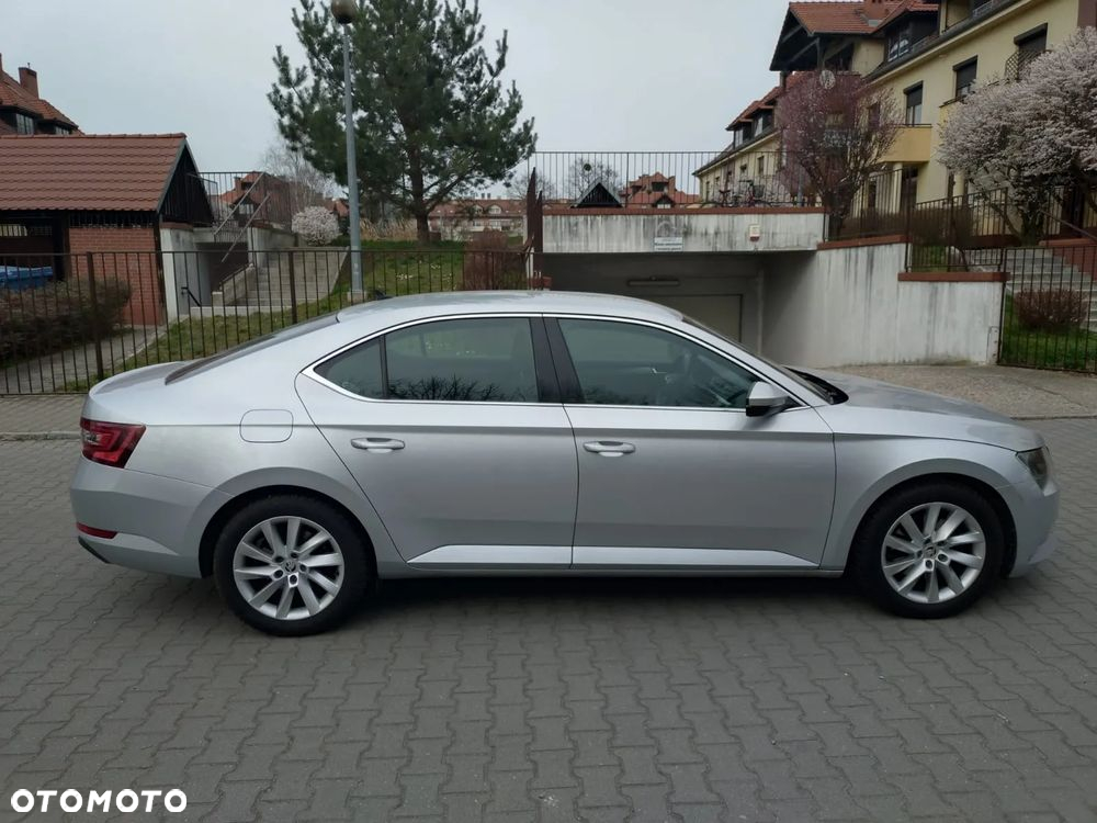 Skoda Superb 2.0 TDI Ambition - 2