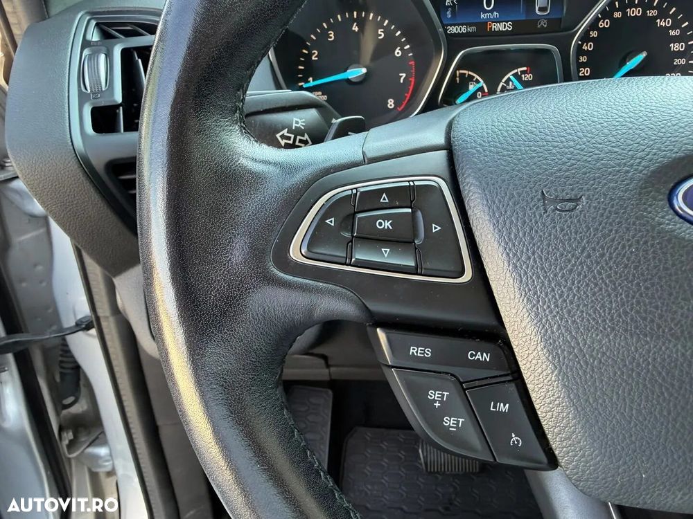 Ford Kuga - 21