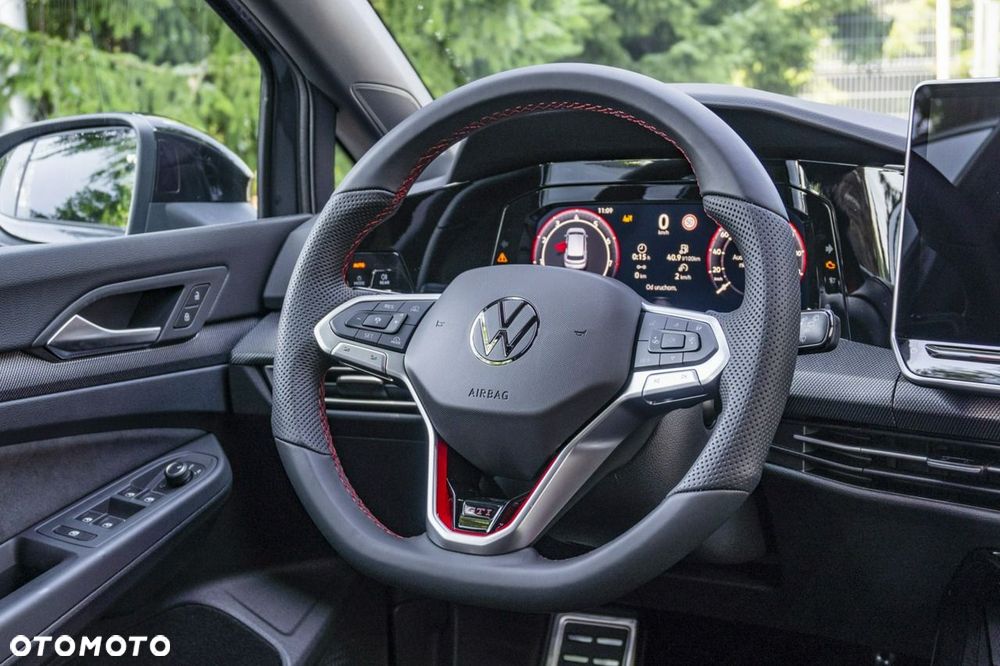 Volkswagen Golf - 26