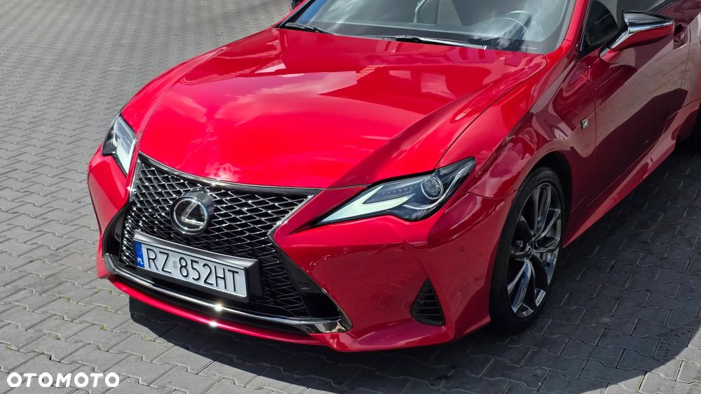 Lexus RC 200t / 300 F Sport - 12
