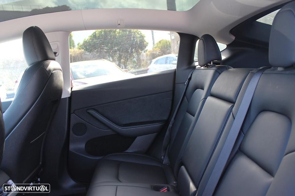 Tesla Model Y Standard - 31