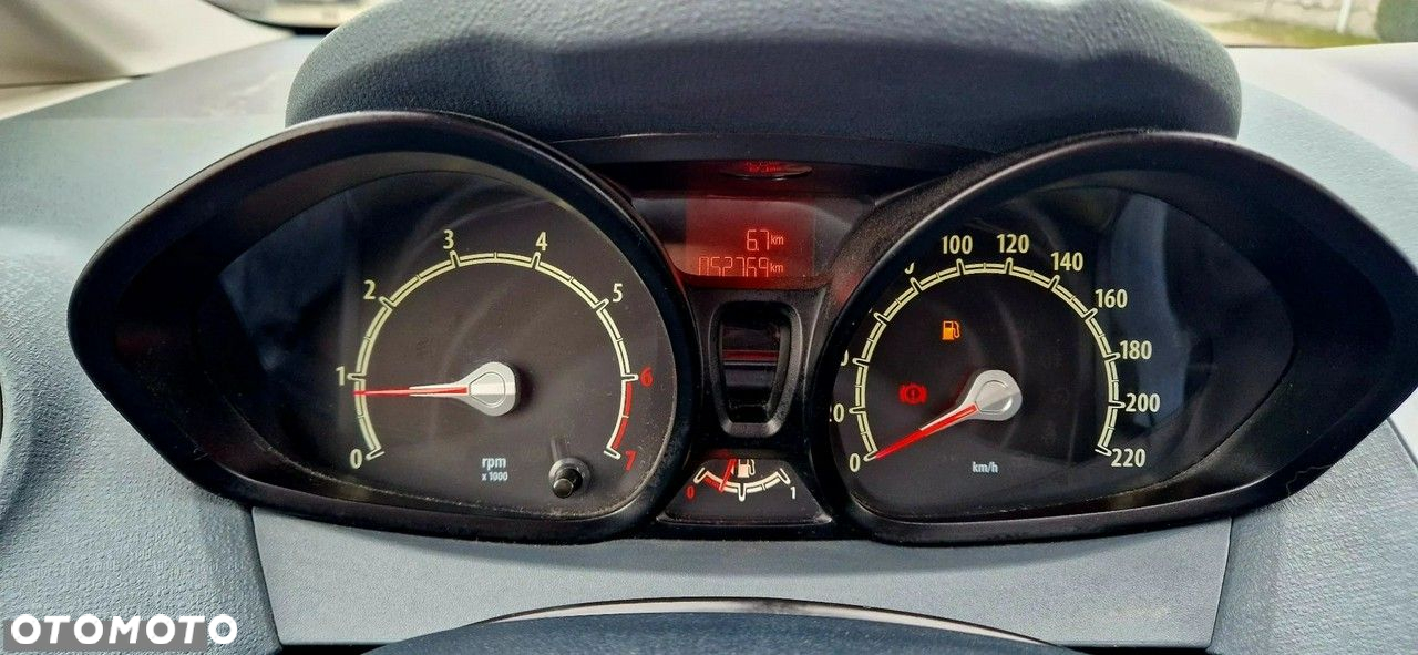 Ford Fiesta 1.25 Ambiente - 33