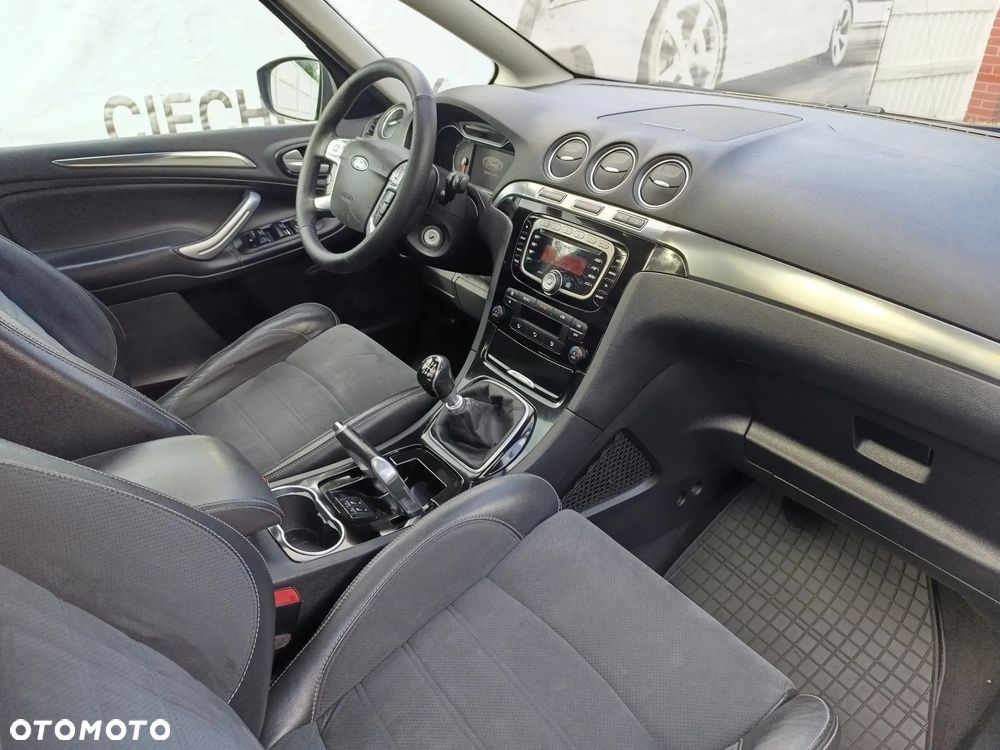 Ford S-Max - 12