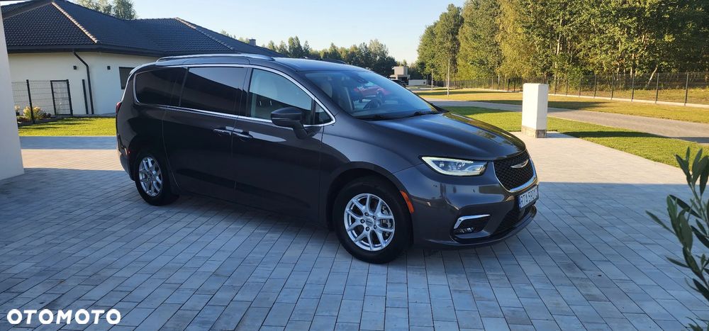 Chrysler Pacifica - 1