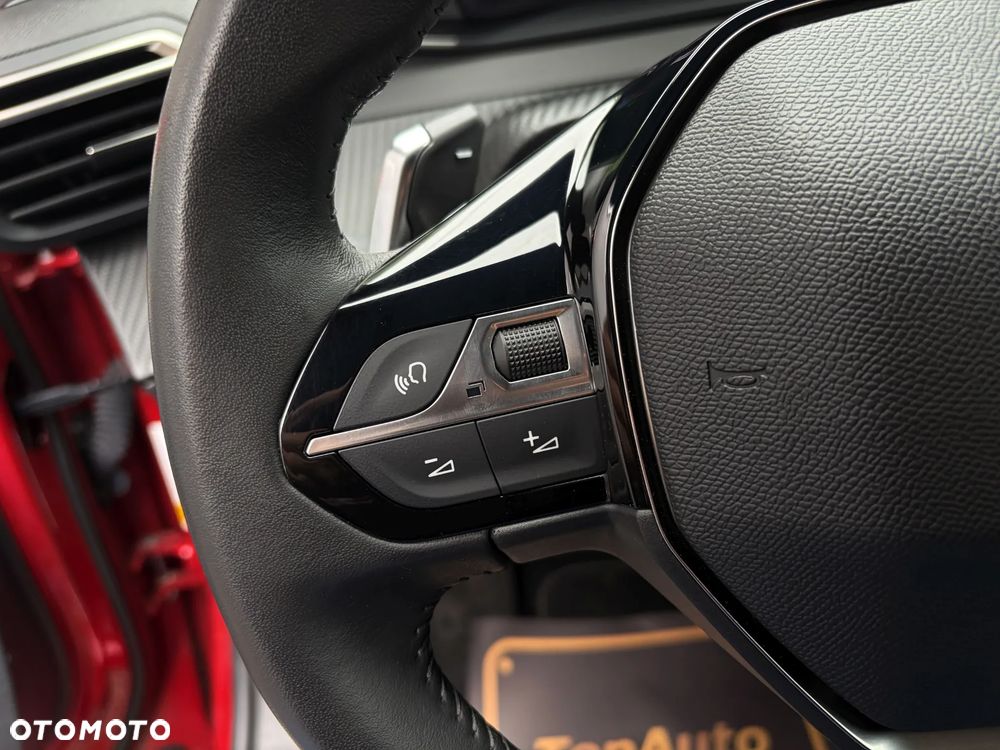 Peugeot 2008 1.2 PureTech Allure Pack S&S EAT8 - 23