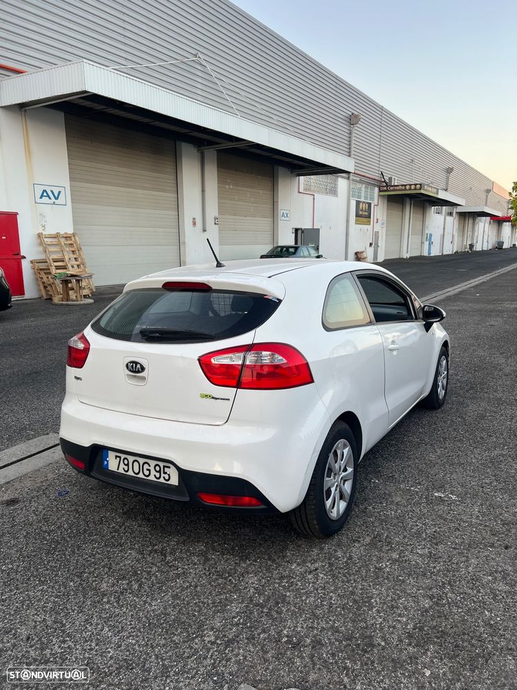 Kia Rio 1.1 CRDi EX - 3