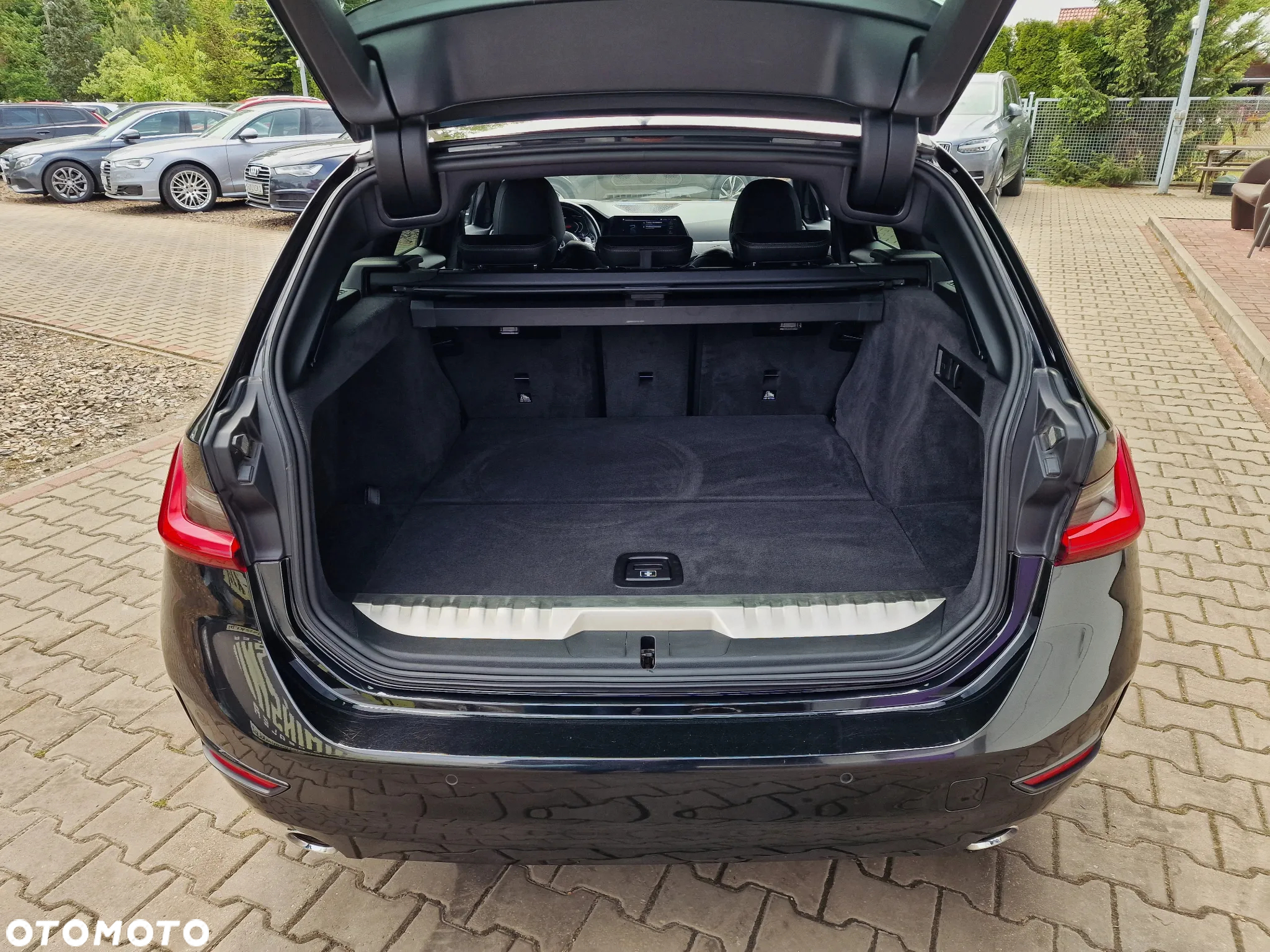 BMW Seria 3 330e PHEV - 15