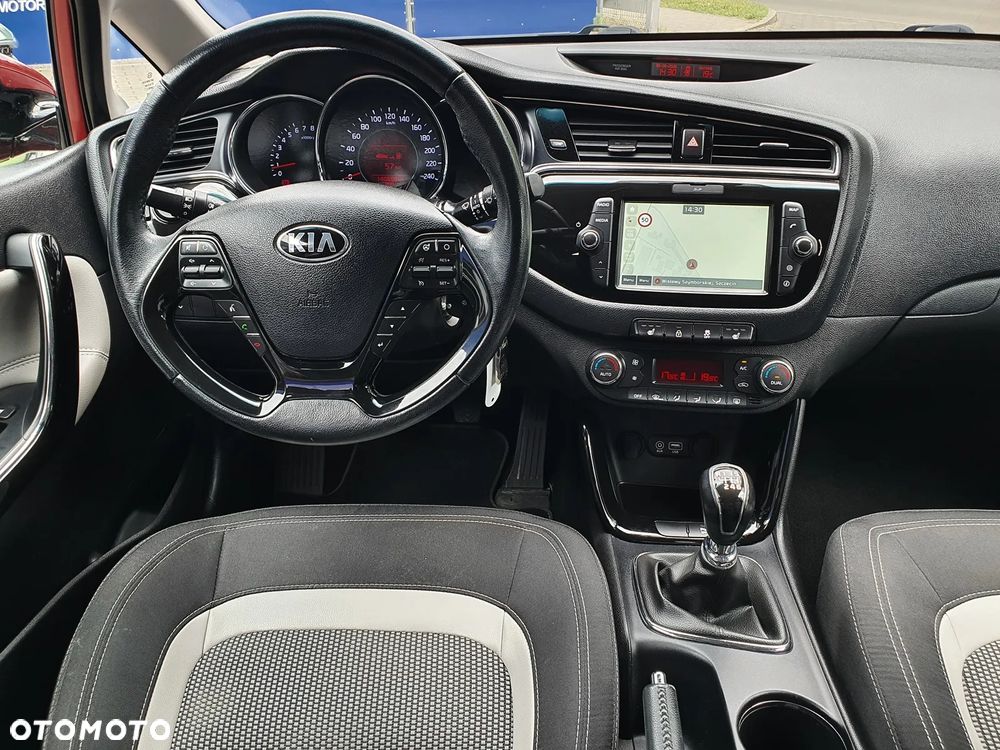 Kia Ceed 1.6 GDI L Business Line - 16