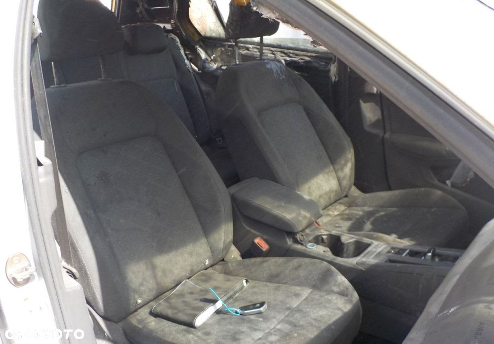 Volkswagen Golf - 23