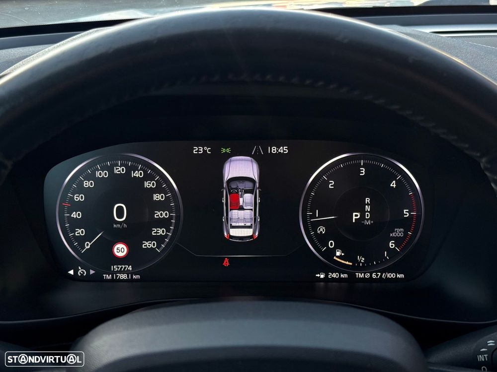 Volvo XC 40 2.0 D3 Momentum Geartronic - 12
