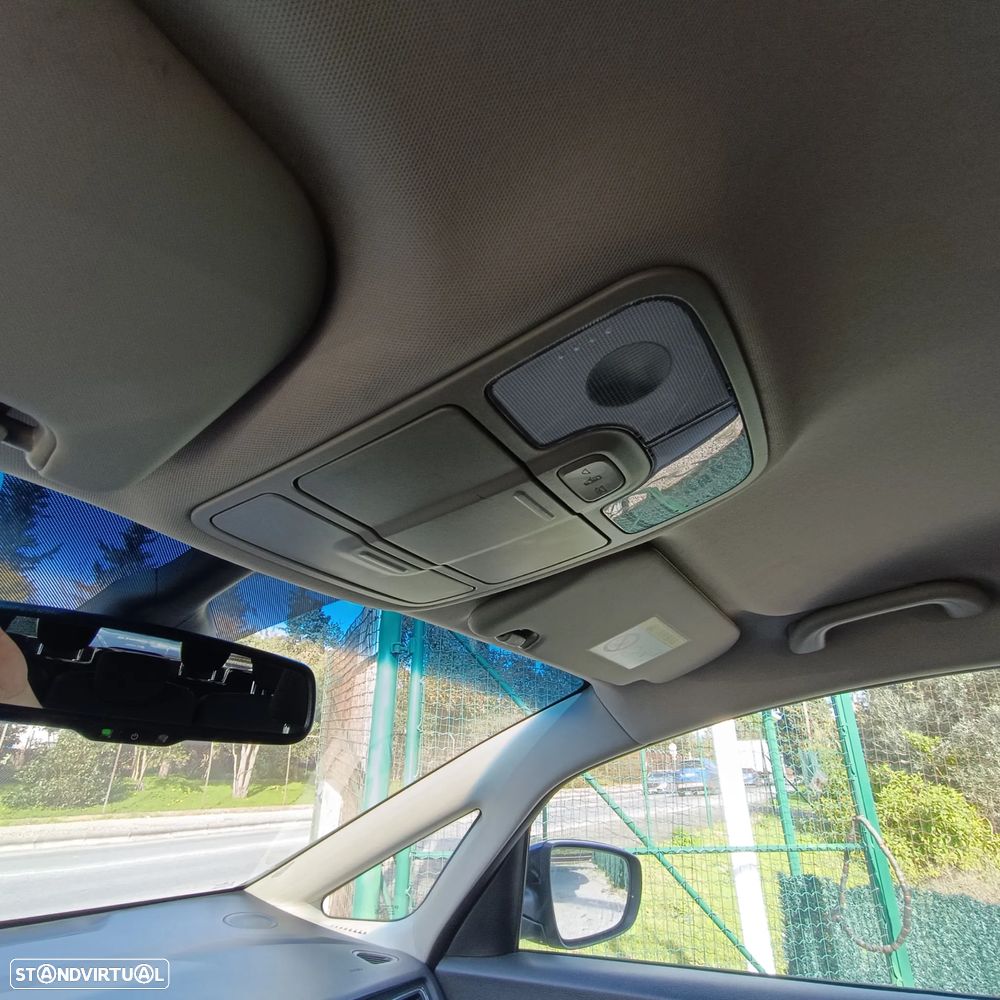 Kia Carens 1.7 CRDi ISG TX - 22