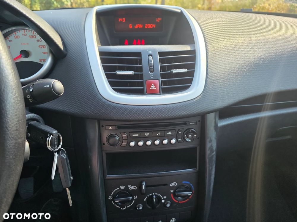 Peugeot 207 - 10