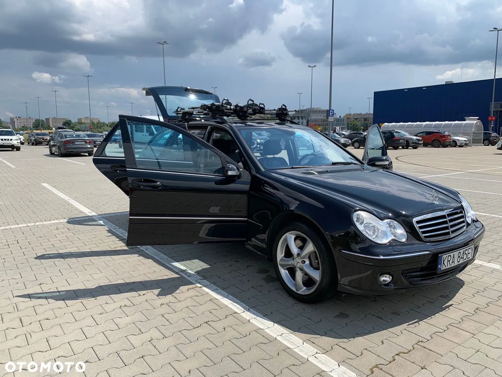 Mercedes-Benz Klasa C 350 T Avantgarde 4-Matic - 4