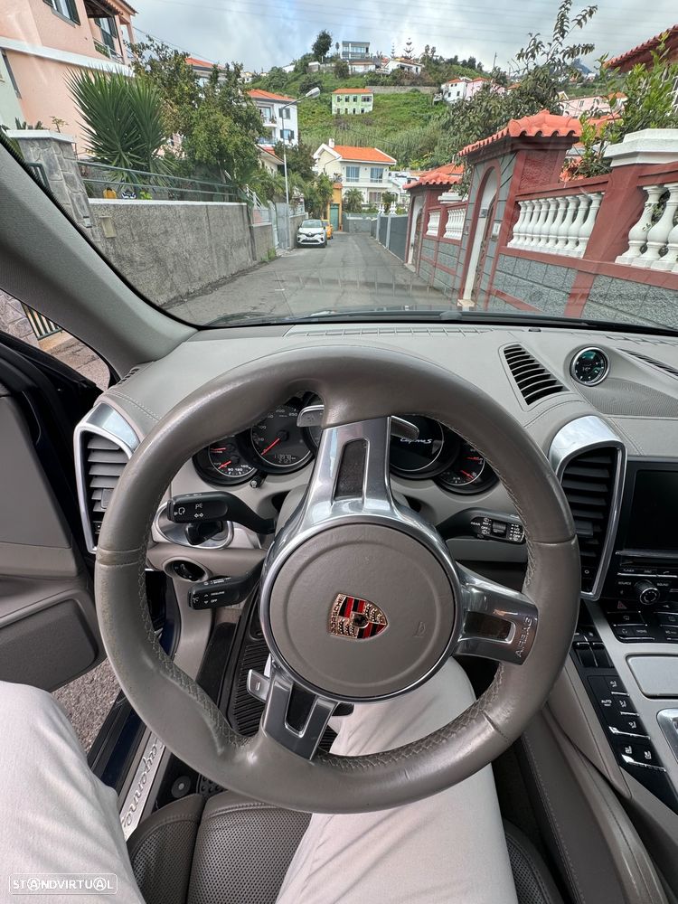 Porsche Cayenne S - 11