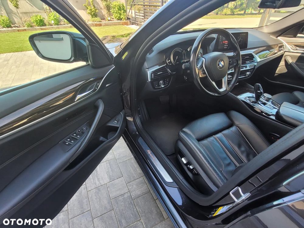 BMW Seria 5 530i xDrive Sport Line - 17