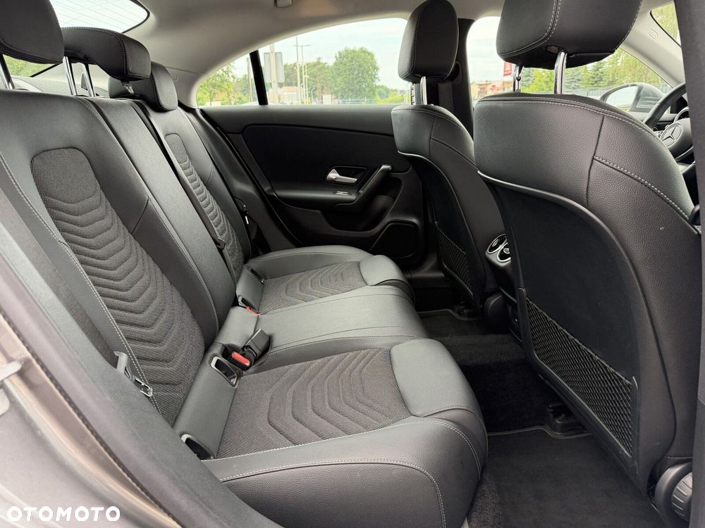 Mercedes-Benz CLA 200 mHEV 7G-DCT - 19
