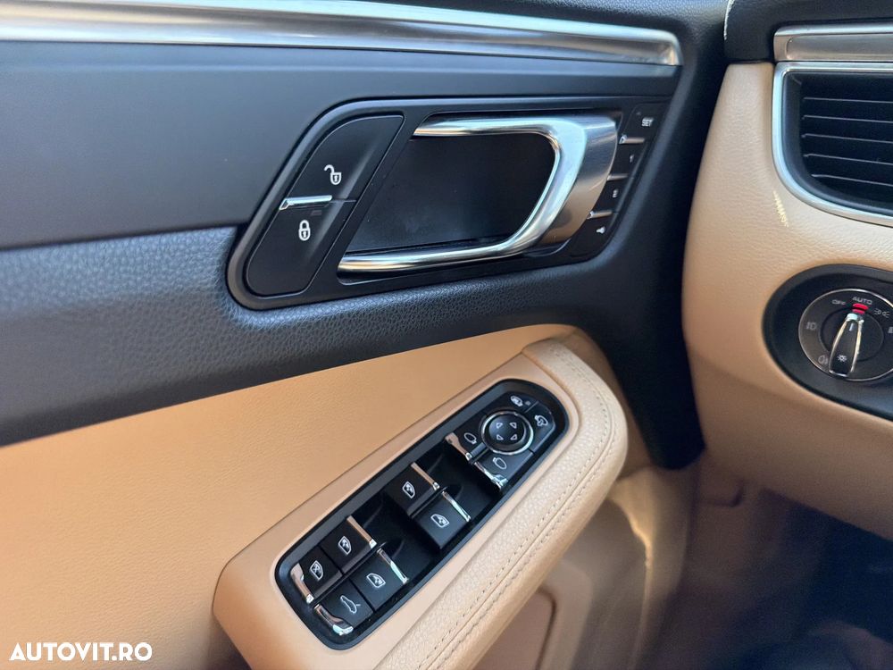 Porsche Macan - 28