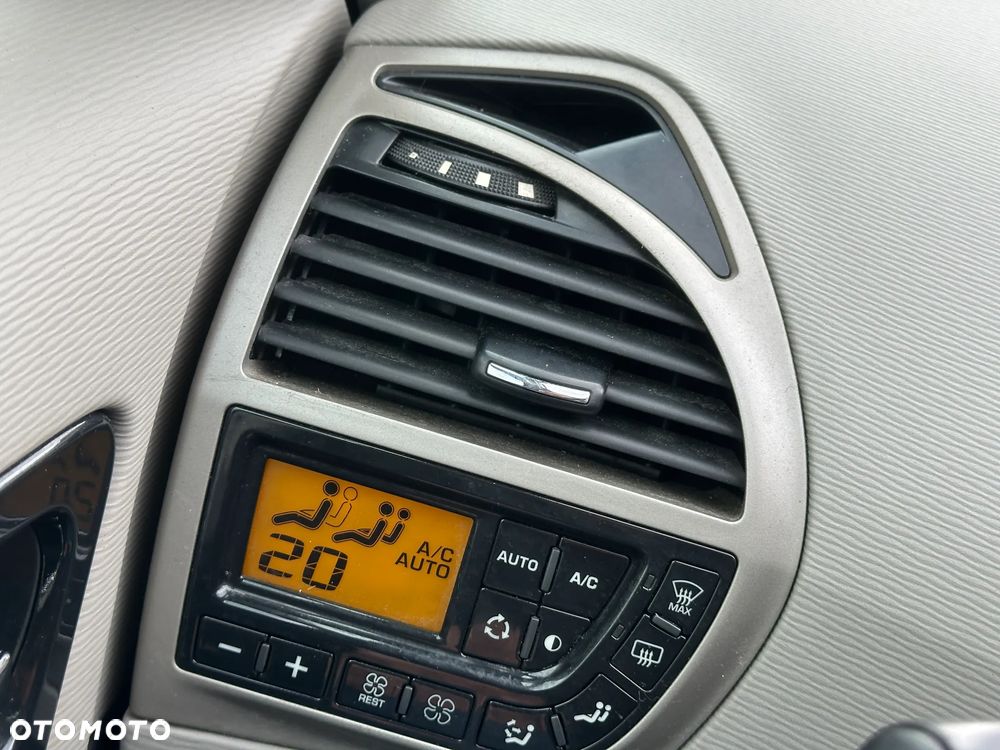 Citroën C4 Picasso 1.6 HDi FAP Exclusive - 24