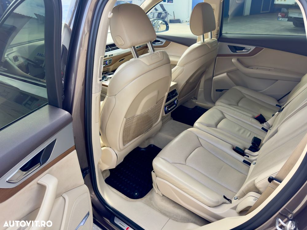 Audi Q7 - 10