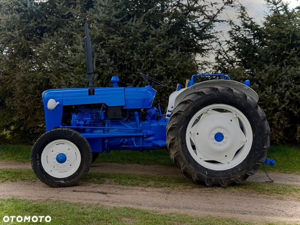 Ford Dextra Special - 1