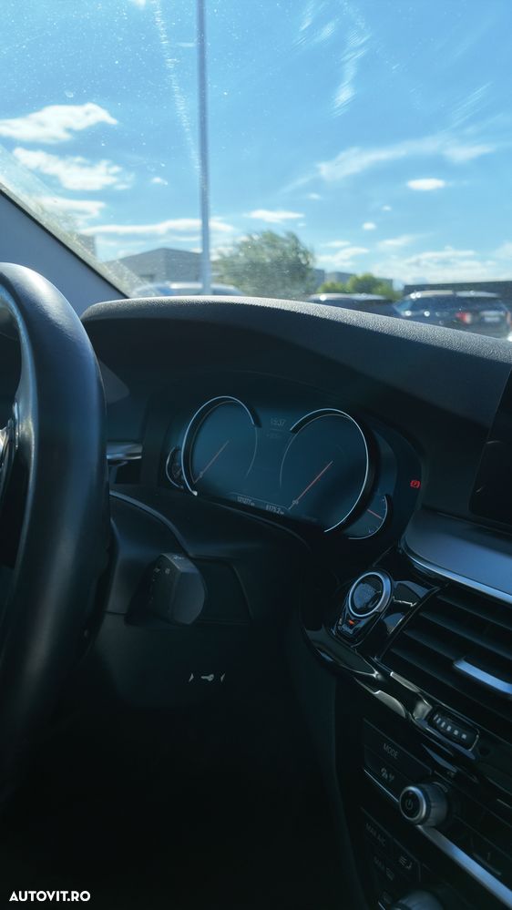 BMW Seria 5 520d AT - 17