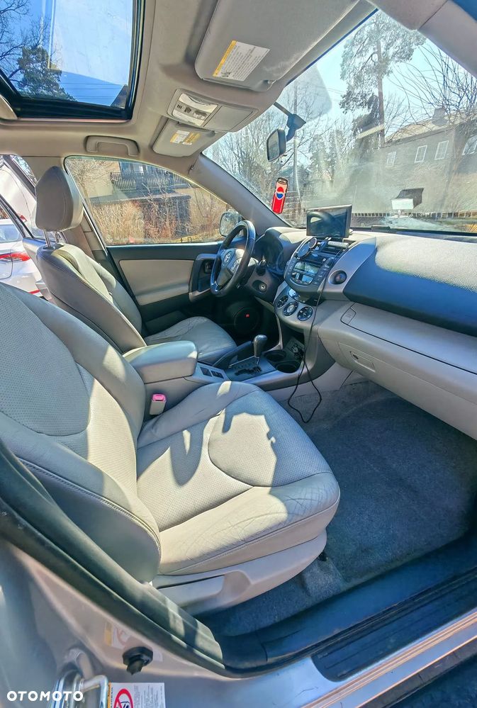 Toyota RAV4 - 7