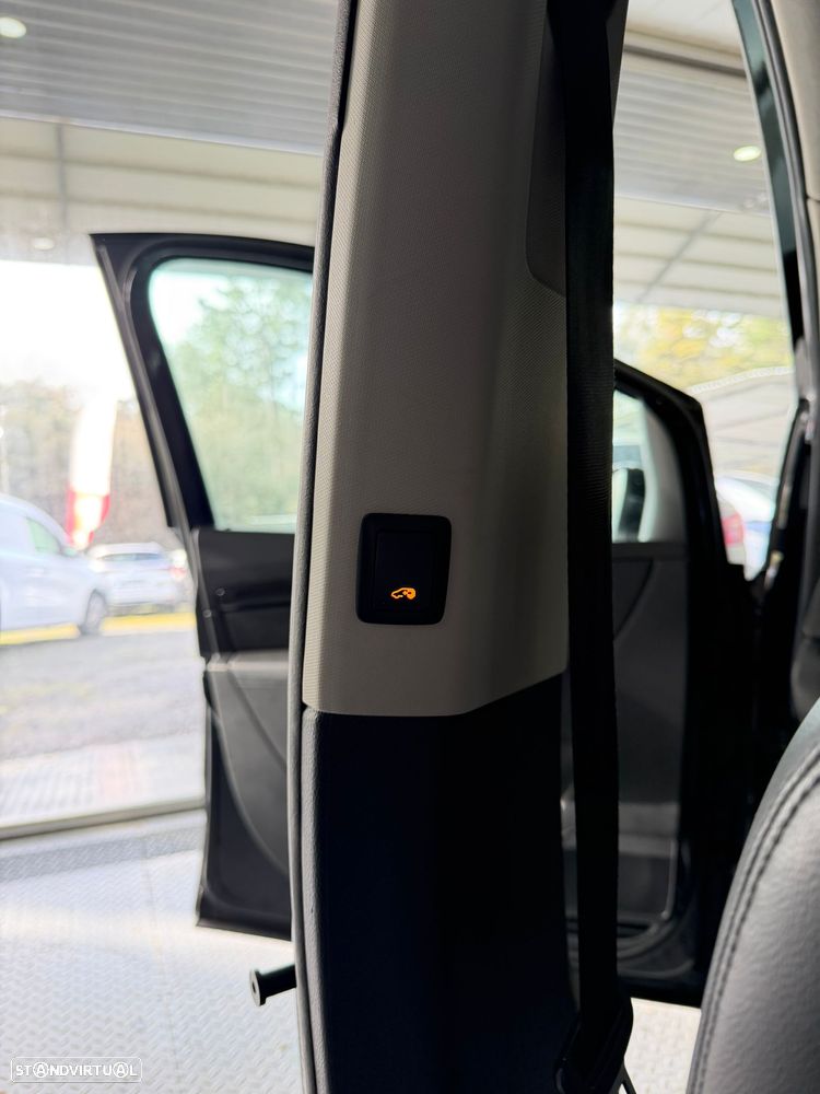 VW Sharan 2.0 TDI Blue Highline DSG - 6