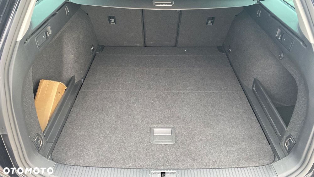 Volkswagen Passat - 13