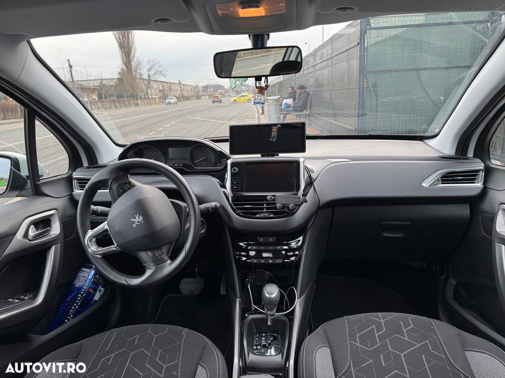 Peugeot 2008 1.2 PureTech Turbo EAT6 S&S Allure - 10