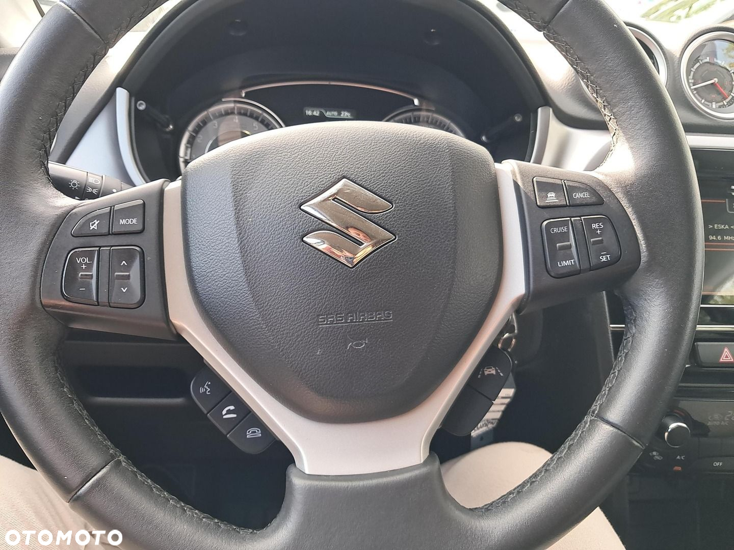 Suzuki Vitara 1.4 Boosterjet Premium 4WD - 17